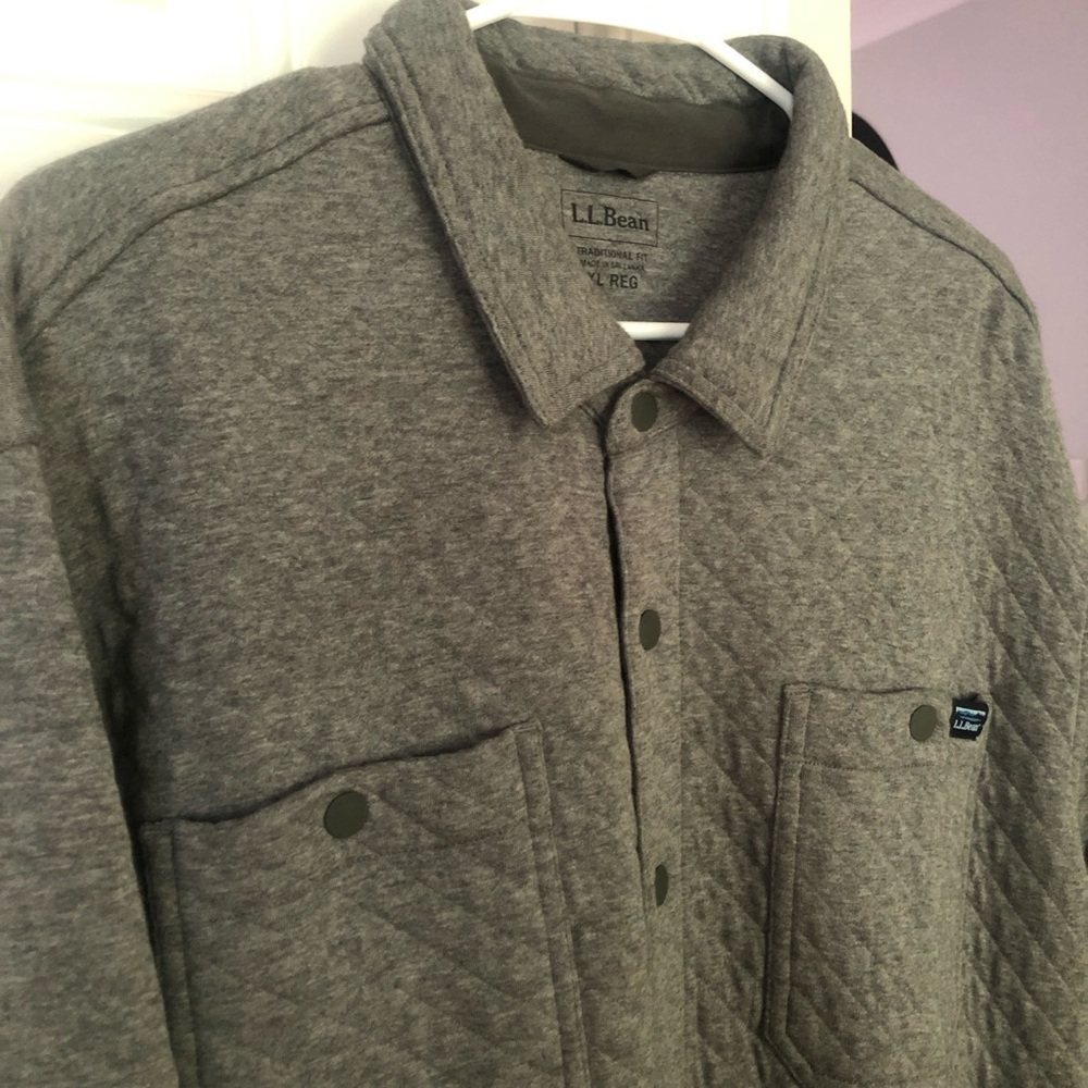 New: LL Bean Snap Overshirt. Quilted. Pockets. Grey. Size XL